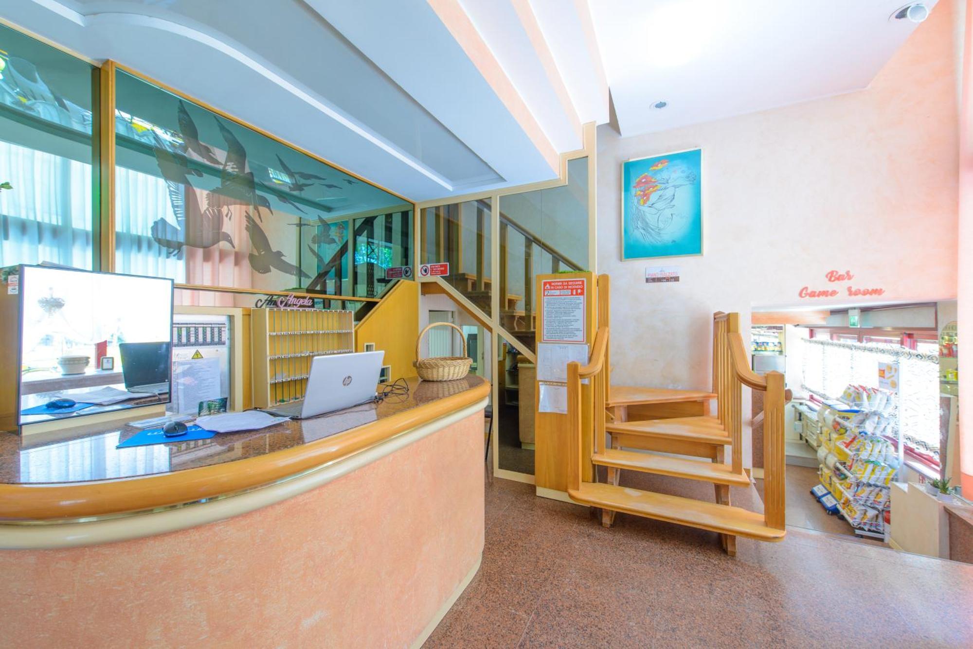 Hotel Colorado Римини Екстериор снимка