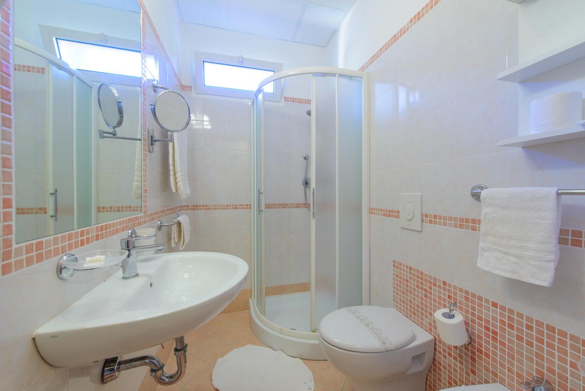 Hotel Colorado Римини Екстериор снимка